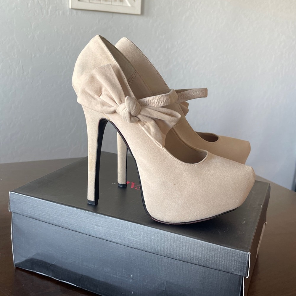 Beige High Heels with Bow